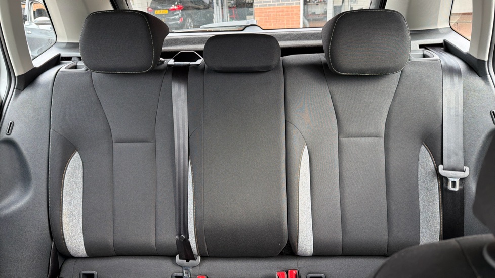 Skoda Kamiq 1.0 TSI SE Edition 5dr DSG Petrol Hatchback - Image 32
