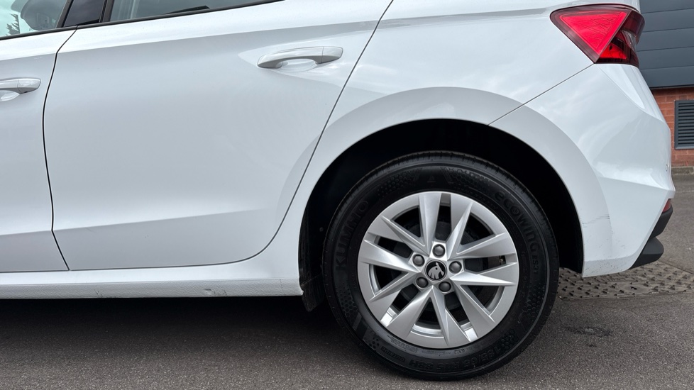 Skoda Fabia 1.0 TSI SE Edition 5dr Petrol Hatchback - Image 5