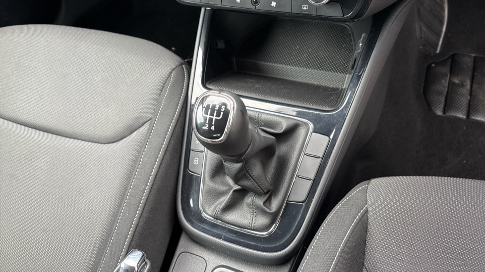 Skoda Fabia 1.0 TSI SE Edition 5dr Petrol Hatchback - Image 14