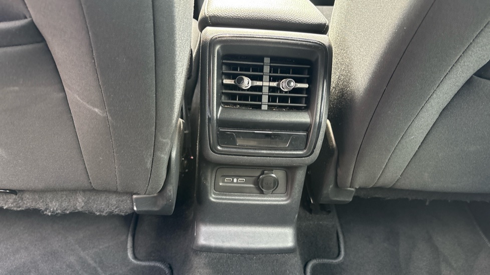 Skoda Kodiaq 2.0 TDI SE 5dr DSG [7 Seat] Diesel Estate - Image 47