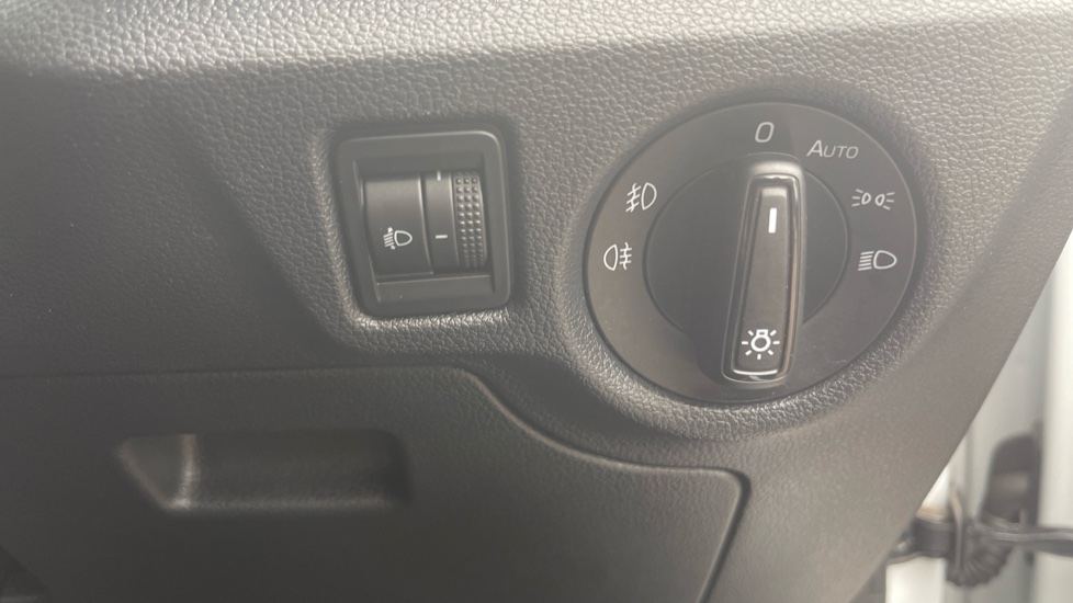 Skoda Kamiq 1.0 TSI SE Edition 5dr DSG Petrol Hatchback - Image 27