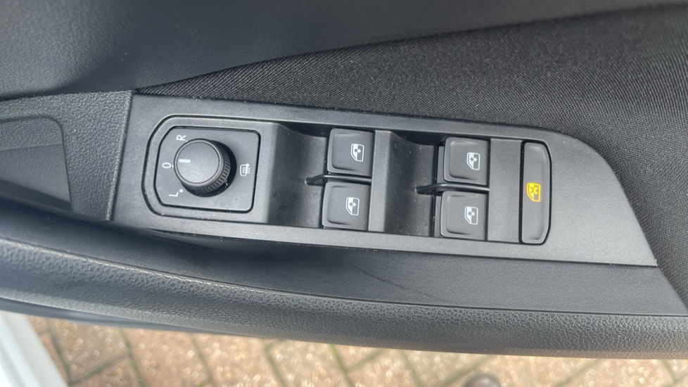 Skoda Kamiq 1.0 TSI SE Edition 5dr DSG Petrol Hatchback - Image 29
