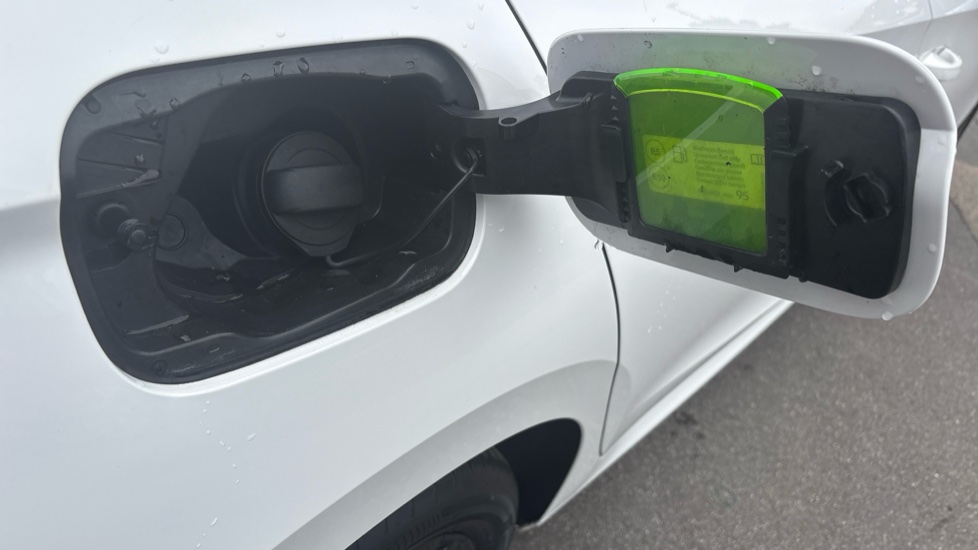 Skoda Fabia 1.0 TSI 110 Colour Edition 5dr Petrol Hatchback - Image 29