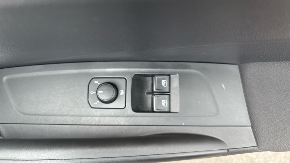 Skoda Fabia 1.0 TSI 110 Colour Edition 5dr Petrol Hatchback - Image 42