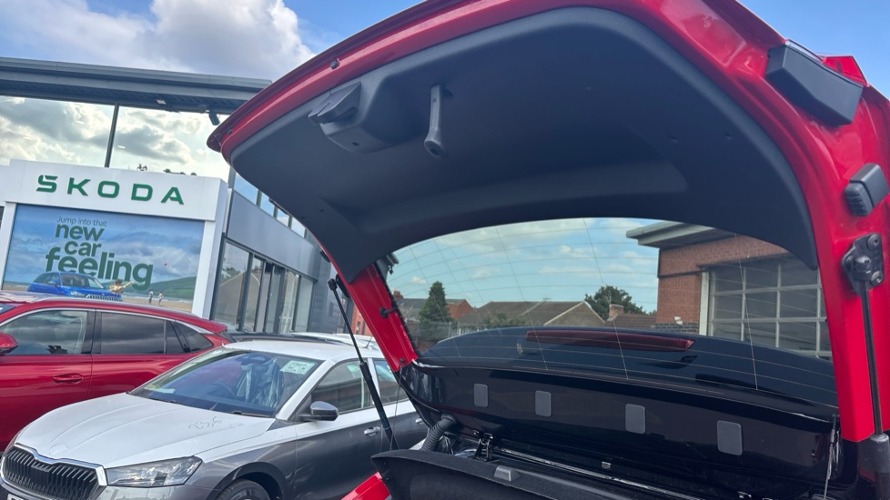 Skoda Fabia 1.0 TSI 116 Design Edition 5dr DSG Petrol Hatchback - Image 27