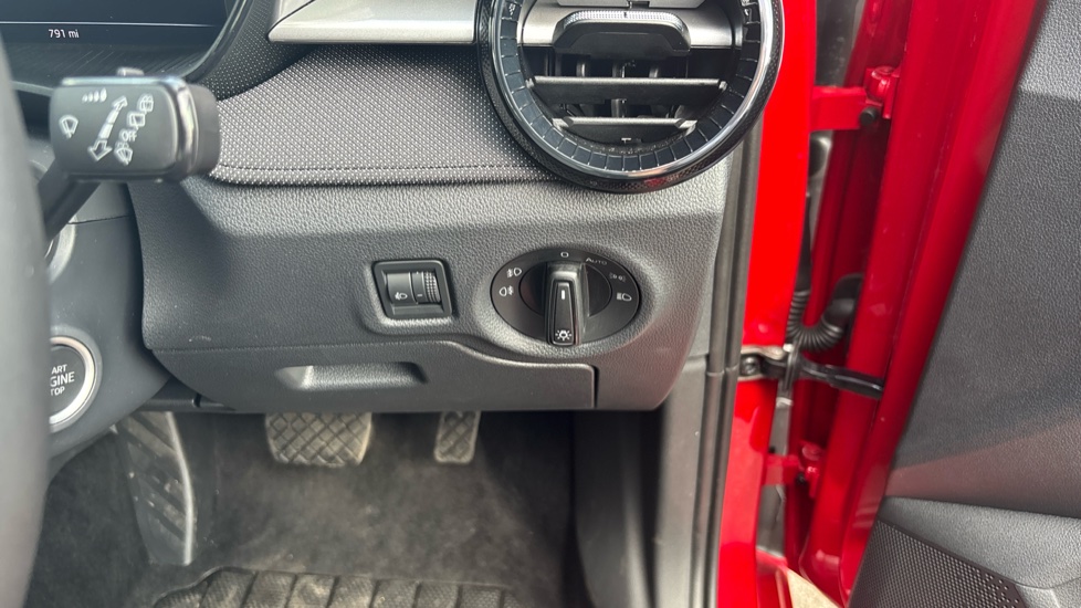 Skoda Fabia 1.0 TSI 116 Design Edition 5dr DSG Petrol Hatchback - Image 33