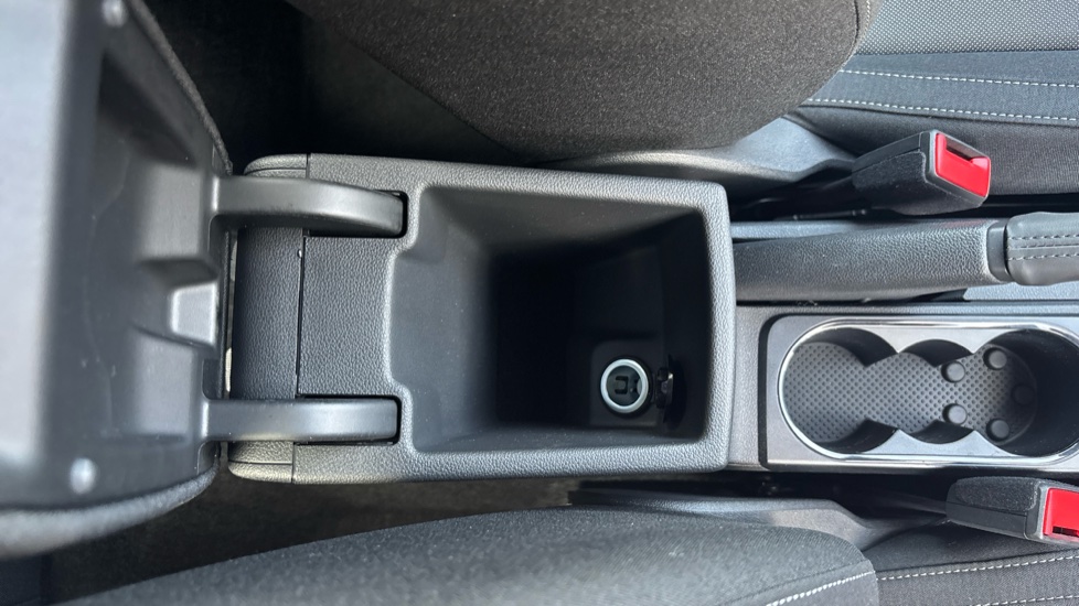 Skoda Fabia 1.0 TSI 116 Design Edition 5dr DSG Petrol Hatchback - Image 37