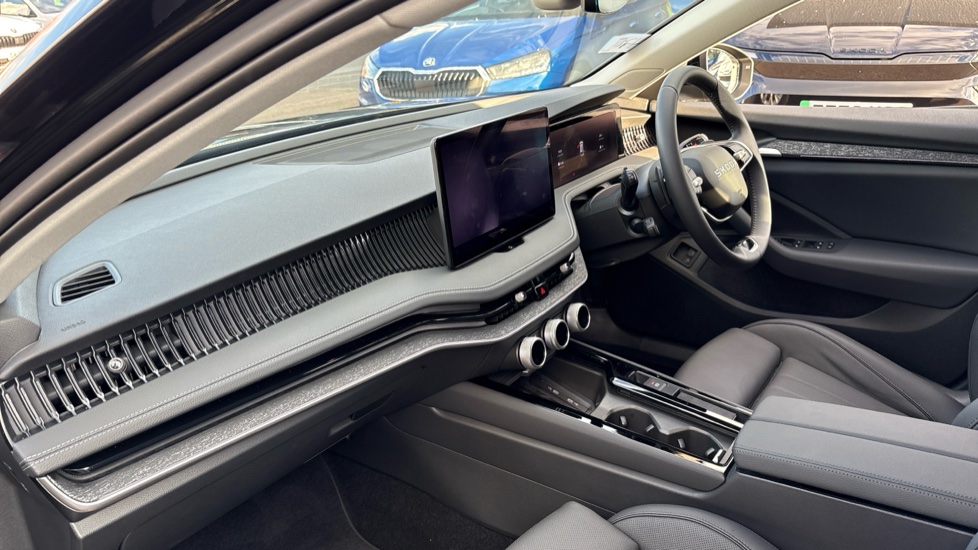 Skoda Superb 1.5 TSI iV SE L DSG 5dr Estate - Image 2