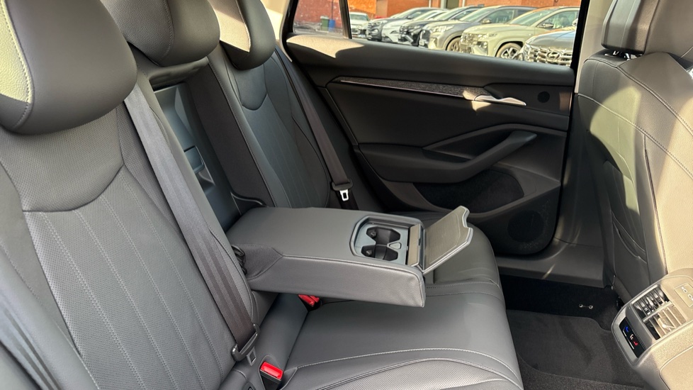 Skoda Superb 1.5 TSI iV SE L DSG 5dr Estate - Image 28