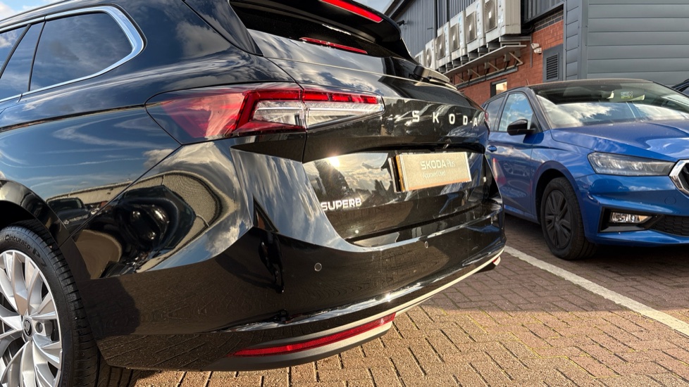 Skoda Superb 1.5 TSI iV SE L DSG 5dr Estate - Image 41
