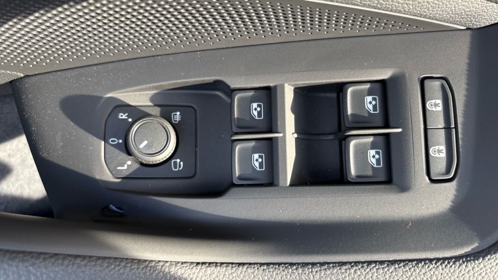 Skoda Superb 1.5 TSI iV SE L DSG 5dr Estate - Image 66
