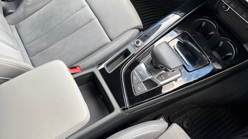 Audi A4 35 TFSI Black Edition 4dr S Tronic Petrol Saloon - Image 14