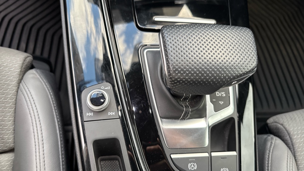 Audi A4 35 TFSI Black Edition 4dr S Tronic Petrol Saloon - Image 24