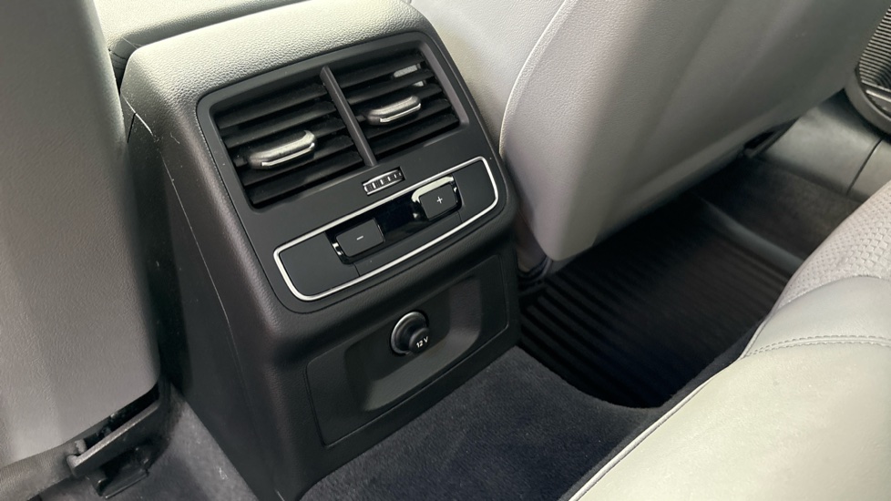 Audi A4 35 TFSI Black Edition 4dr S Tronic Petrol Saloon - Image 32