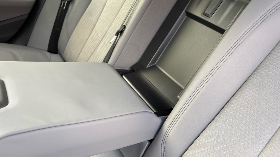 Audi A4 35 TFSI Black Edition 4dr S Tronic Petrol Saloon - Image 35