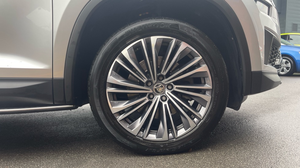 Skoda Kodiaq 2.0 TDI 200 SE L Executive 4x4 5dr DSG [7 Seat] Diesel Estate - Image 5