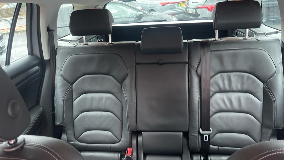 Skoda Kodiaq 2.0 TDI 200 SE L Executive 4x4 5dr DSG [7 Seat] Diesel Estate - Image 16