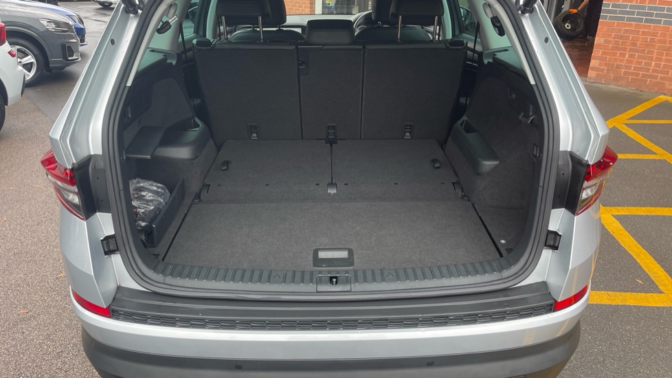 Skoda Kodiaq 2.0 TDI 200 SE L Executive 4x4 5dr DSG [7 Seat] Diesel Estate - Image 20