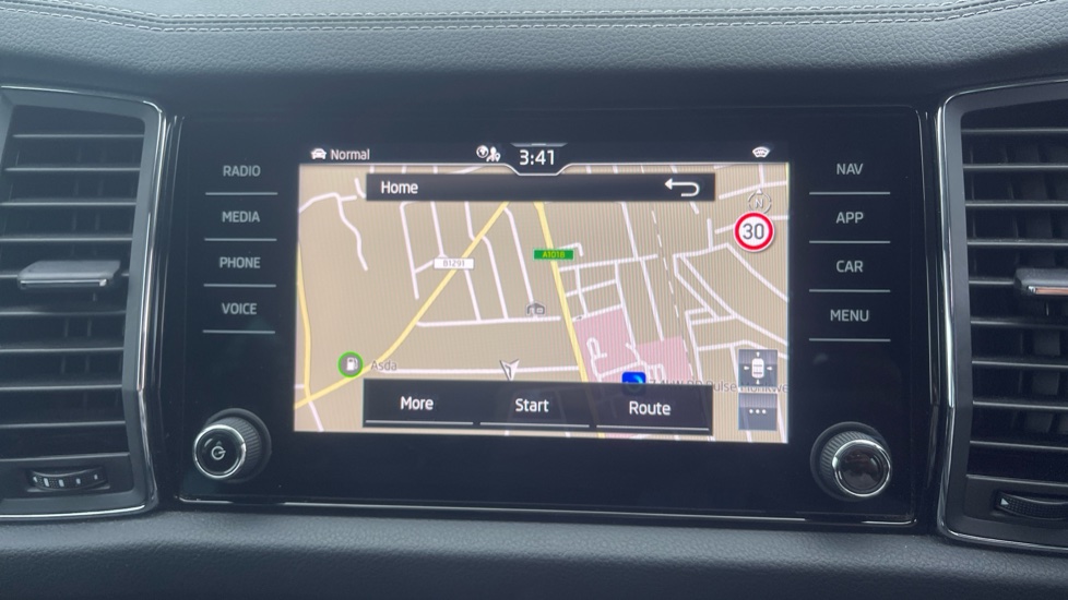 Skoda Kodiaq 2.0 TDI 200 SE L Executive 4x4 5dr DSG [7 Seat] Diesel Estate - Image 21
