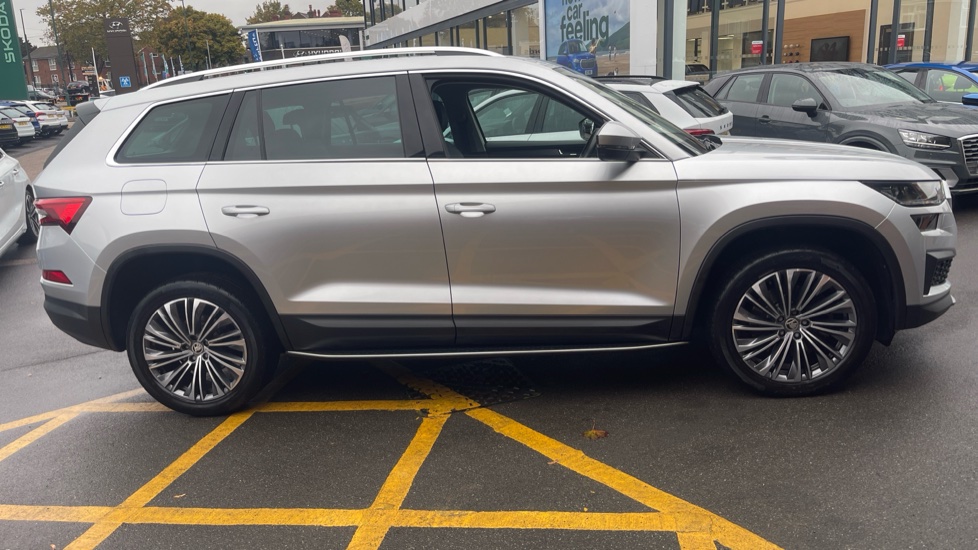 Skoda Kodiaq 2.0 TDI 200 SE L Executive 4x4 5dr DSG [7 Seat] Diesel Estate - Image 33