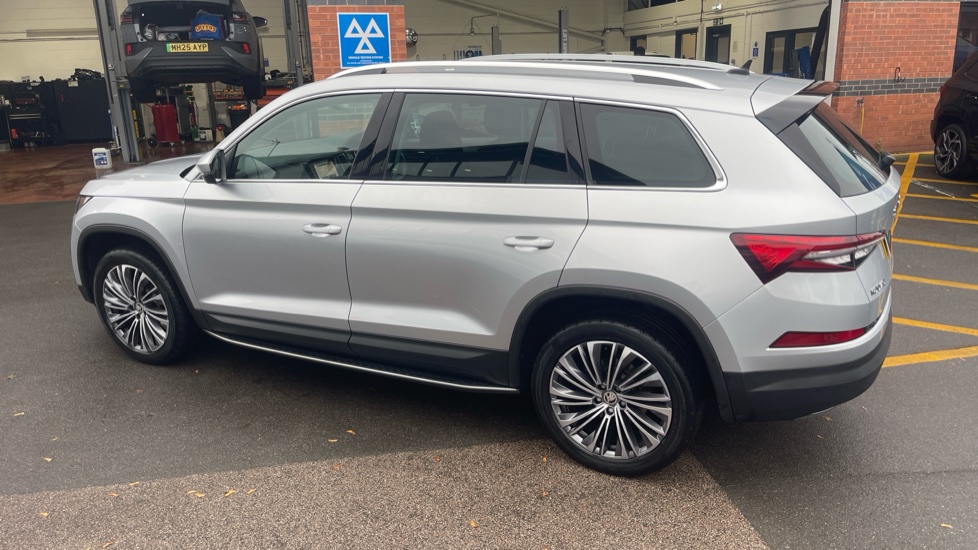 Skoda Kodiaq 2.0 TDI 200 SE L Executive 4x4 5dr DSG [7 Seat] Diesel Estate - Image 40