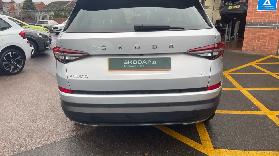 Skoda Kodiaq 2.0 TDI 200 SE L Executive 4x4 5dr DSG [7 Seat] Diesel Estate - Image 41