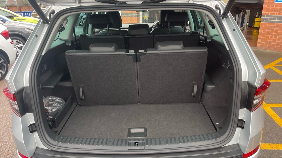 Skoda Kodiaq 2.0 TDI 200 SE L Executive 4x4 5dr DSG [7 Seat] Diesel Estate - Image 45