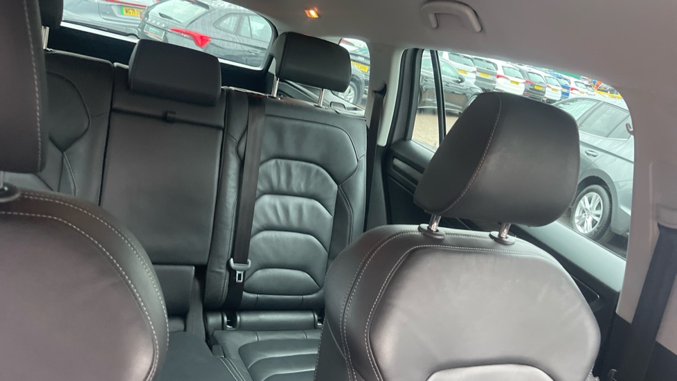 Skoda Kodiaq 2.0 TDI 200 SE L Executive 4x4 5dr DSG [7 Seat] Diesel Estate - Image 56