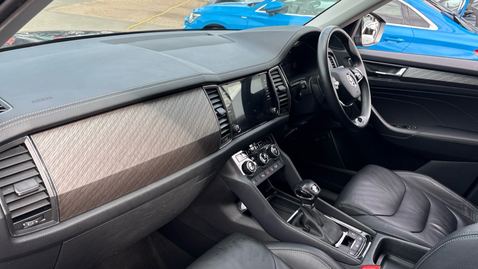 Skoda Kodiaq 1.5 TSI SE L Executive 5dr DSG [7 Seat] Petrol Estate - Image 2