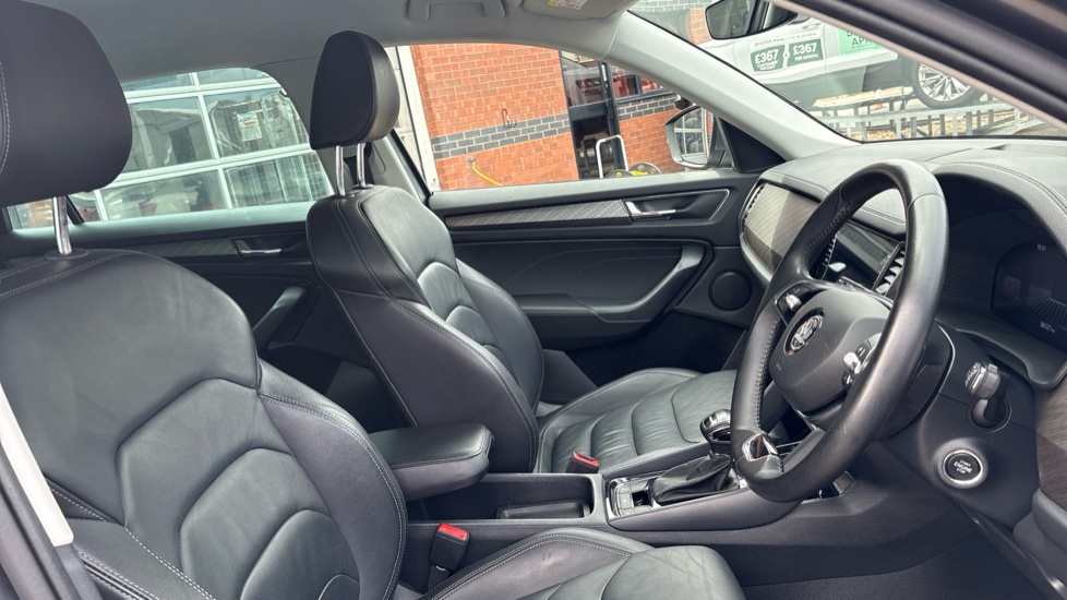 Skoda Kodiaq 1.5 TSI SE L Executive 5dr DSG [7 Seat] Petrol Estate - Image 15