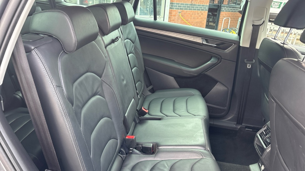 Skoda Kodiaq 1.5 TSI SE L Executive 5dr DSG [7 Seat] Petrol Estate - Image 24