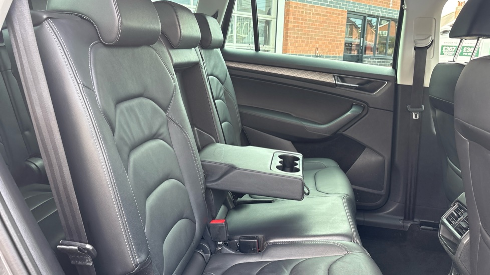 Skoda Kodiaq 1.5 TSI SE L Executive 5dr DSG [7 Seat] Petrol Estate - Image 27