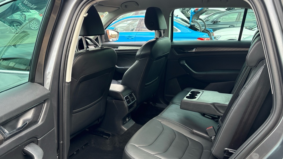 Skoda Kodiaq 1.5 TSI SE L Executive 5dr DSG [7 Seat] Petrol Estate - Image 47
