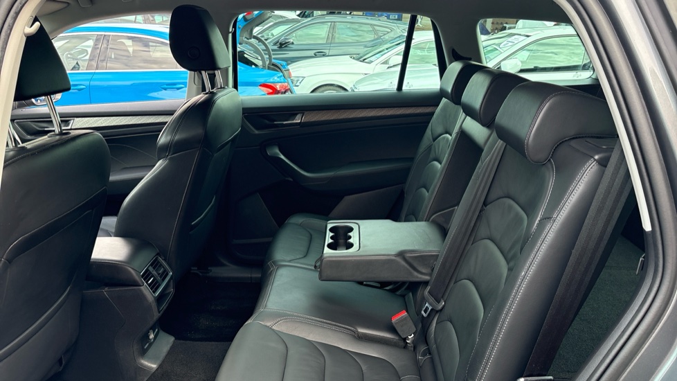 Skoda Kodiaq 1.5 TSI SE L Executive 5dr DSG [7 Seat] Petrol Estate - Image 48