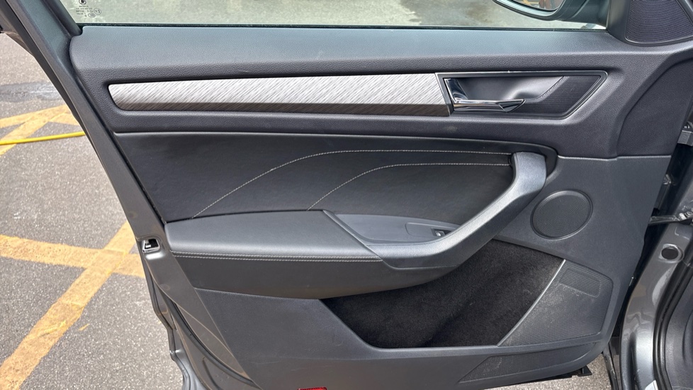 Skoda Kodiaq 1.5 TSI SE L Executive 5dr DSG [7 Seat] Petrol Estate - Image 51