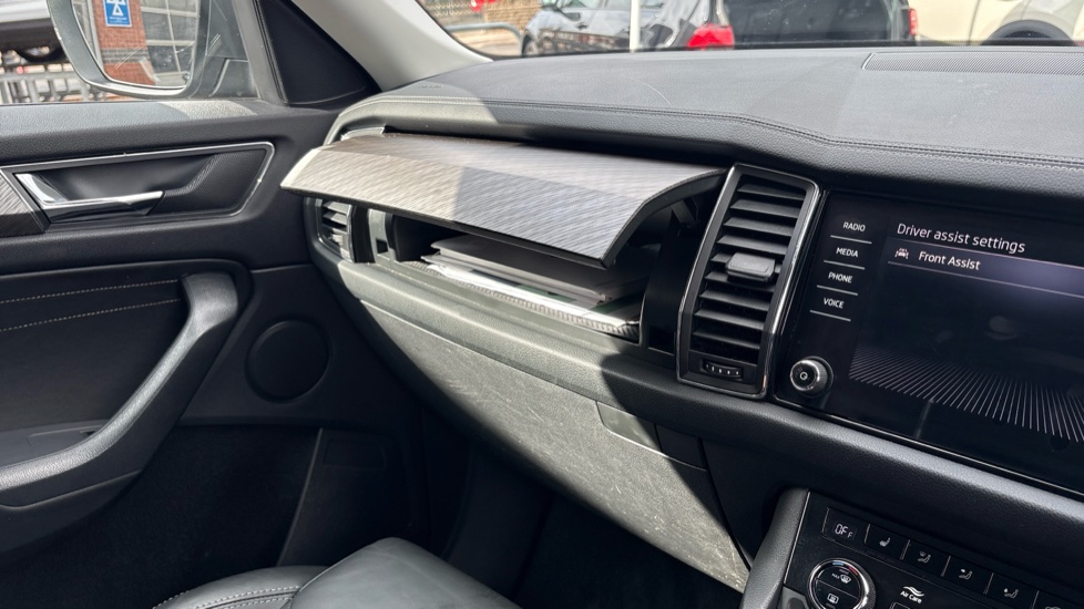 Skoda Kodiaq 1.5 TSI SE L Executive 5dr DSG [7 Seat] Petrol Estate - Image 89