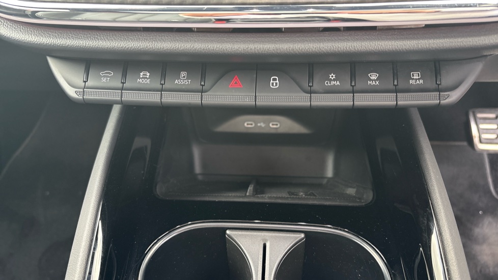 Skoda Enyaq 220kW vRS 82kWh 4x4 5dr Auto Electric - Image 13