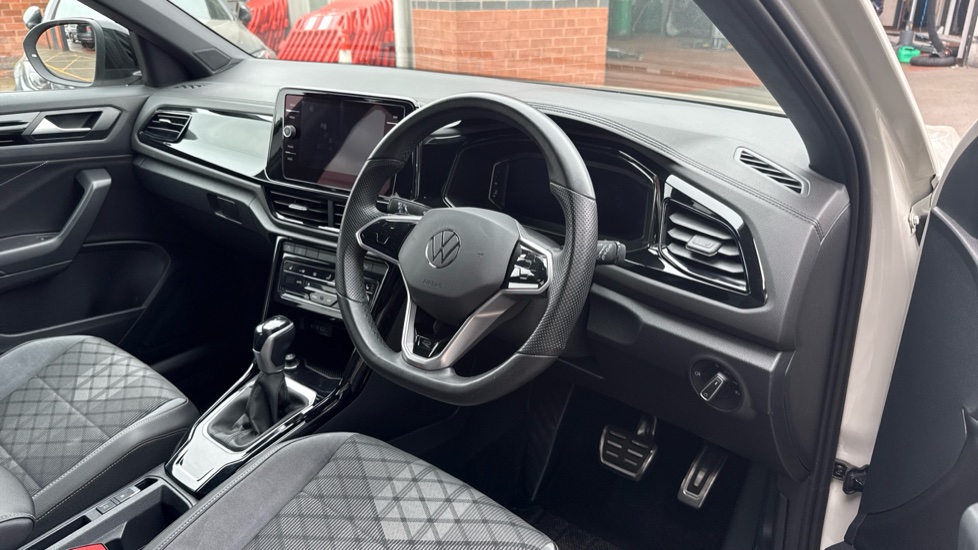 Volkswagen T-Roc 1.5 TSI R-Line 5dr DSG Petrol Hatchback - Image 6