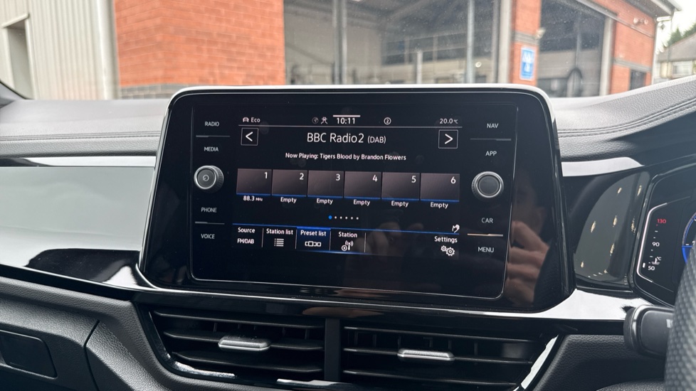 Volkswagen T-Roc 1.5 TSI R-Line 5dr DSG Petrol Hatchback - Image 12