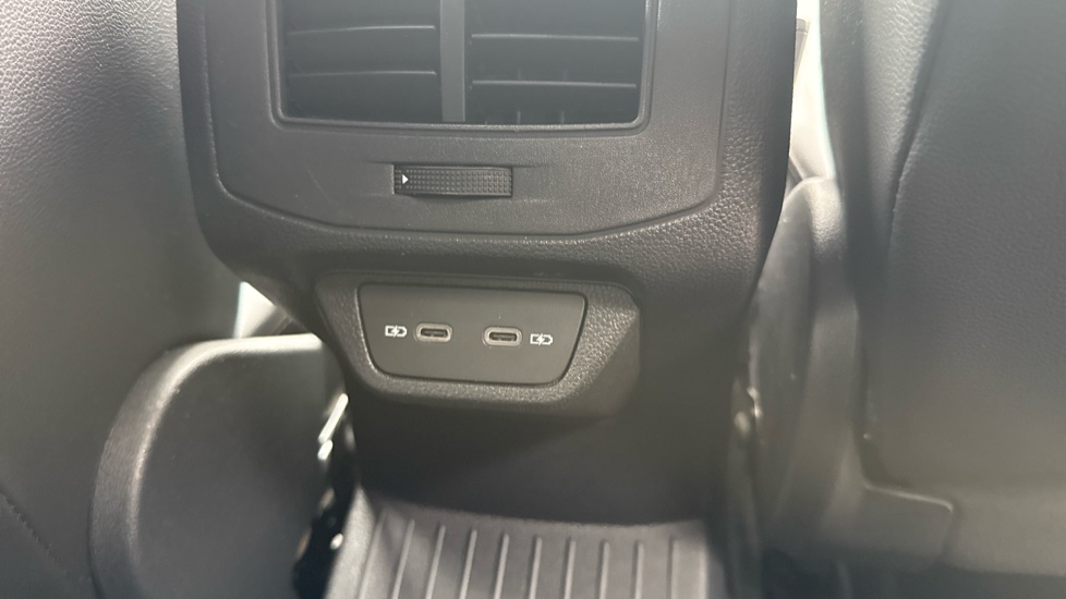Volkswagen T-Roc 1.5 TSI R-Line 5dr DSG Petrol Hatchback - Image 41
