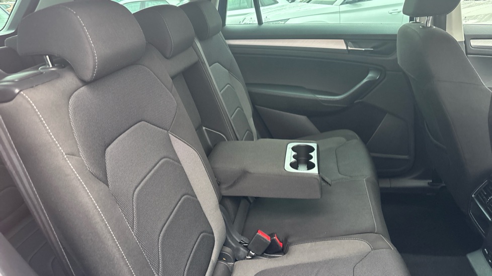 Skoda Kodiaq 1.5 TSI SE Drive 5dr DSG [7 Seat] Petrol Estate - Image 32