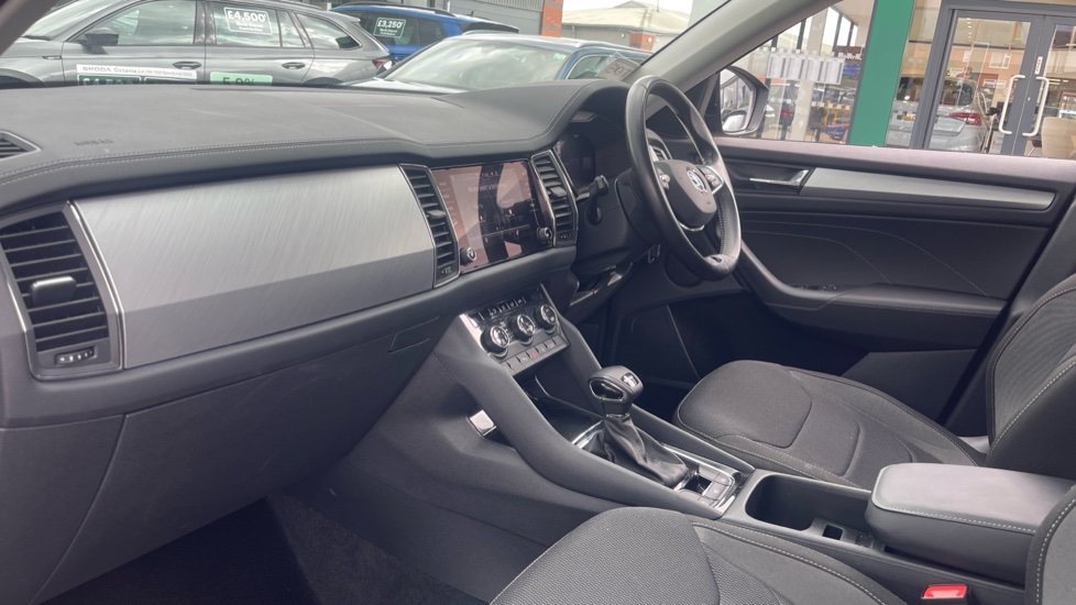 Skoda Kodiaq 1.5 TSI SE Drive 5dr DSG [7 Seat] Petrol Estate - Image 2