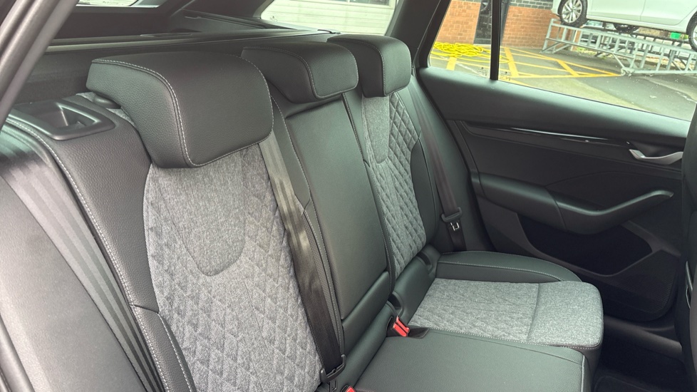Skoda Octavia 2.0 TDI 150 Sportline 5dr DSG Diesel Estate - Image 16