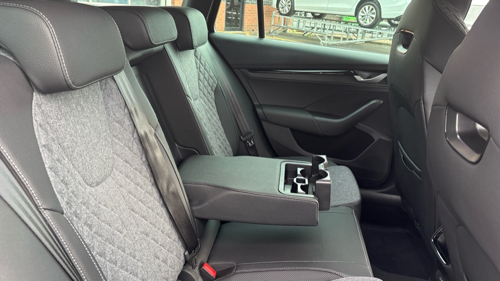 Skoda Octavia 2.0 TDI 150 Sportline 5dr DSG Diesel Estate - Image 27
