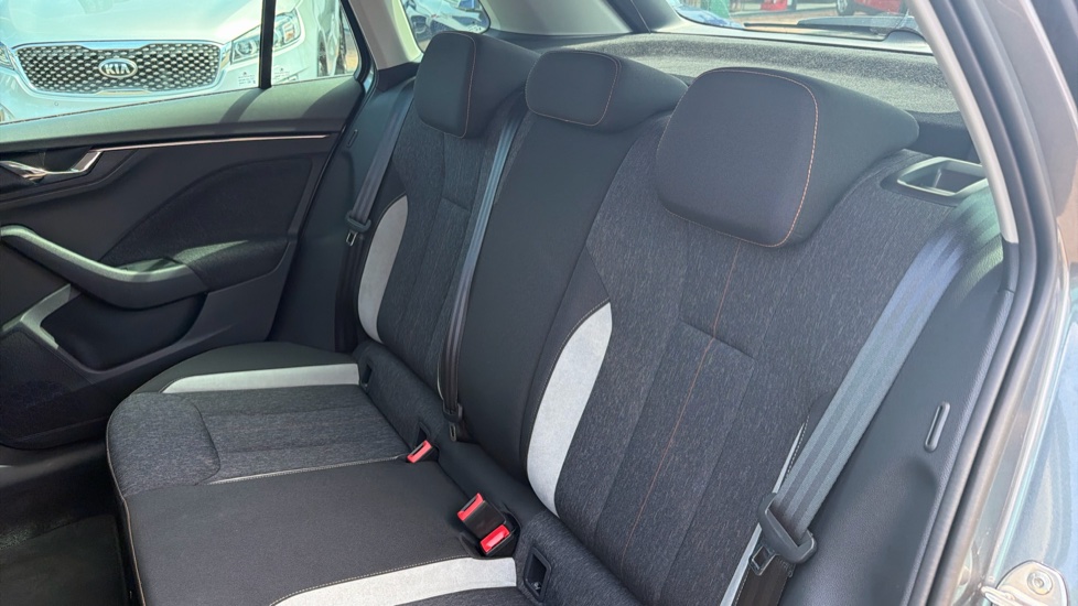 Skoda Kamiq 1.5 TSI SE L Executive 5dr DSG Petrol Hatchback - Image 16