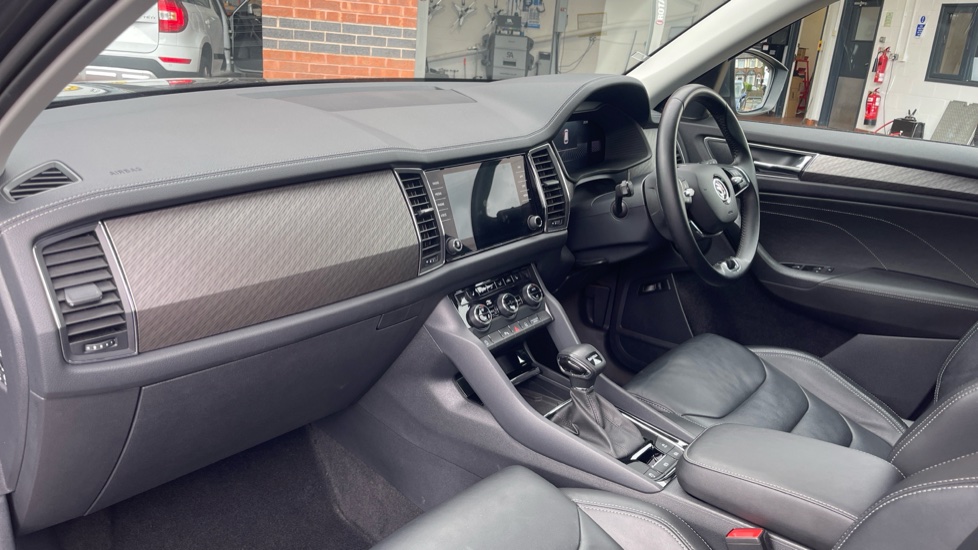 Skoda Kodiaq 1.5 TSI SE L Executive 5dr DSG [7 Seat] Petrol Estate - Image 2