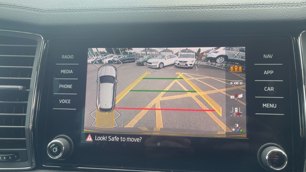 Skoda Kodiaq 1.5 TSI SE L Executive 5dr DSG [7 Seat] Petrol Estate - Image 12