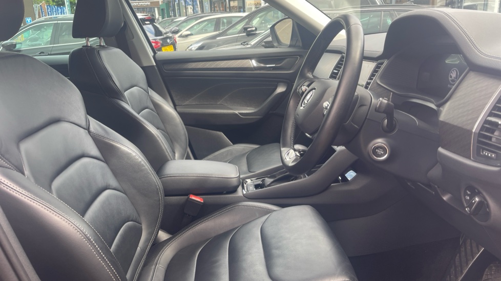 Skoda Kodiaq 1.5 TSI SE L Executive 5dr DSG [7 Seat] Petrol Estate - Image 15