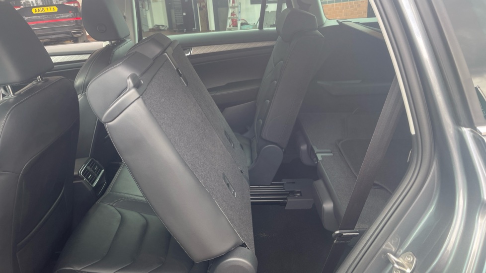 Skoda Kodiaq 1.5 TSI SE L Executive 5dr DSG [7 Seat] Petrol Estate - Image 37