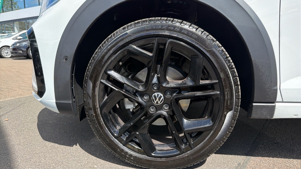 Volkswagen Taigo 1.0 TSI 115 Black Edition 5dr DSG Petrol Hatchback - Image 29